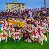 El Genoa sacó una victoria que los deja en el umbral de la salvación en la Serie A de Italia, con Johan Vázquez como líder en la defensa.