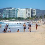 Las playas no pueden privatizarse, de acuerdo con la ley.