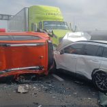 Dos de las unidades eran de transporte público; un tráiler fue el que ocasionó el aparatoso accidente.