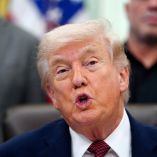 Estados Unidos mantiene fuerzas listas mientras prolonga la pausa del conflicto.