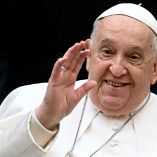 Francisco falleció el 21 de abril de 2025 tras liderar la Iglesia desde 2013.
