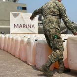 El aseguramiento se realizó en una embarcación menor en la que viajaban tres personas.