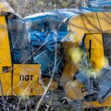 Dos locomotoras lucen destruidas tras chocar en una localidad de Dinamarca.