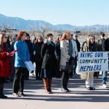 Miembros de la comunidad de Colorado Springs, muchos de ellos amigos de la familia El Gamal, organizaron, a lo largo de los 10 meses de detención, varias protestas para exigir la puesta en libertad de una madre y sus cinco hijos.