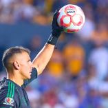 Nahuel Guzmán lanza dardo a la Liga MX: ‘me parece raro’