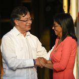 Gustavo Petro y Delcy Rodríguez sellaron cooperación en seguridad y energía durante reunión en Caracas.