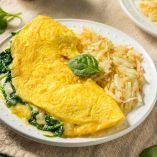 Receta de omelette de espinacas y queso panela