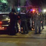 CIUDAD DE MÉXICO., 07FEBRERO2018.-Tras el intento de asalto a una farmacia, delincuentes disparan contra un policía del sector La Raza, quitándole la vida con un disparo en la cabeza. Los delincuentes huyeron y fueron asegurados en las colonias Centro, Morelos y Martin Carrera, así como autos, Un Vento, Un Mazda y una Nitro, en los que pretendían huir.  El homicidio tuvo lugar, en la calle Shetland y Cuitláhuac en la colonia Cosmopolita en AzcapotzalcoFOTO: LUIS CARBAYO /CUARTOSCURO.COM