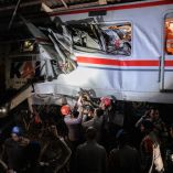 Trenes siniestrados en Indonesia.