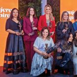 Mónica Noguera y Crystal Mendivil condujeron la gala.