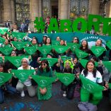 CIUDAD DE MÉXICO, 07NOVIEMBRE2024.- Colectivos feministas se manifestaron a las afueras del Congreso Local de la CDMX, para exigir a los legisladores la despenalización del aborto. Cabe mencionar que el tema en discusión fue aplazado y no entró en la orden del día. FOTO: ROGELIO MORALES /CUARTOSCURO.COM