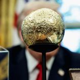 Trump impulsa carrera lunar y confía en misión tripulada de NASA
