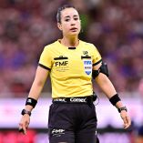 Katia Itzel García tomó una decisión polémica en el Chivas vs Tijuana,