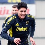 Edson Álvarez ya entrena a la par de sus compañeros en el Fenerbahce.
