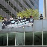 Trabajadores del SoFi Stadium marcharon este 1 de mayo para exigir que ICE no actúe dentro del Mundial.