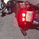 Motocicleta volcada con placas del Estado de México sobre carretera Pachuca–Ciudad Sahagún, tras accidente en Mineral de la Reforma.