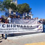 Madres buscadoras de Chihuahua viajaron a CDMX para participar en la Marcha por la Dignidad Nacional, denunciando la desaparición de casi 5 mil personas en el estado.