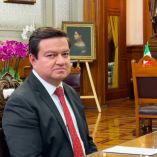 Juan Carlos Carpio Fragoso tiene sobre sus hombros reestructurar la deuda de Pemex y devolverle la viabilidad financiera.