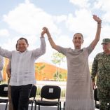 El gobierno de Yucatán y el gobierno federal acordaron la cesión de los servicios de salud estatales a la federación.