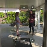 Nueva función de Apple Vision Pro permite controlar una silla de ruedas eléctrica mediante seguimiento ocular.
