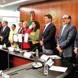 Legisladores, en una de las del Senado de la República.