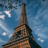 Un fragmento original de la Torre Eiffel fue vendido por 450 mil euros.
