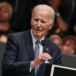 Joe Biden presentó una demanda en Washington D.C. para impedir la divulgación de grabaciones privadas con su biógrafo.