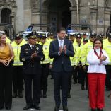 Como parte de la estrategia, los elementos portarán una chamarra color amarillo, fluorescente, con la leyenda "Policía Centro Histórico”