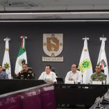 La medida, anunciada por el gobernador de la entidad, es de forma preventiva para proteger a la población ante el riesgo de más inundaciones y afectaciones a la movilidad.