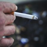 Los cigarrillos electrónicos pueden provocar lesiones pulmonares, asma y adicción a la nicotina en edades cada vez más tempranas, incluso si su consumo es esporádico.
