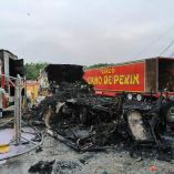 El fuego consumió un remolque tipo casa rodante del Circo Chino de Pekín