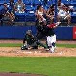Alejandro Kirk conectó un jonrón en su primer juego de rehabilitación y dio una señal alentadora para unos Azulejos de Toronto que esperan recuperar pronto a uno de sus jugadores más importantes.