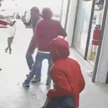 Un violento asalto a una joyería ubicada en la Plaza Zaragoza desató una intensa persecución civil y policial.
