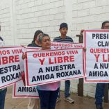 En las movilizaciones participan el esposo de doña Rubí, los hijos de Roxana, hermanos y el subdirector del portal noticioso que encabeza la víctima.