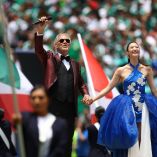 EJAE brilló junto a Andrea Bocelli durante la inauguración del Mundial 2026.