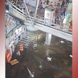 Estación San Lázaro de la Línea B del metro inundada por las lluvias.