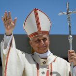 El papa León XIV elogió este martes el acuerdo provisional entre Estados Unidos e Irán para poner fin a la guerra regional en Medio Oriente.