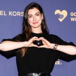 Anne Hathaway anunció que está embarazada de su tercer hijo.