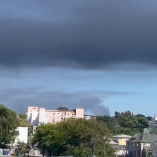 La alcaldesa Karen Bass declaró estado de emergencia en Los Ángeles por el incendio en Boyle Heights que afecta la calidad del aire en la región.