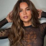 Khloé Kardashian asegura que su pérdida de peso es resultado de más de una década de disciplina y cambios de hábitos.