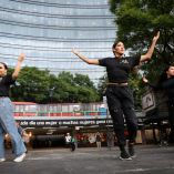 La compañía Somos Danza Enseña fusionará el baile con la Lengua de Señas Mexicana junto a Regina Orozco en el cierre de la Marcha LGBT+ en la CDMX.