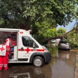Una fuerte tormenta con granizo y ráfagas de viento causó severos daños en la zona metropolitana de Colima
