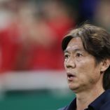 Hong Myung-bo técnico de Corea del Sur fue abucheado a su llegada al país asiatico