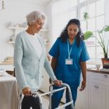 Es una carrera que nace de la vocación de servicio, pero que también ofrece estabilidad, crecimiento y oportunidades reales de desarrollo.