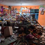 De acuerdo con los primeros reportes de Protección Civil, la explosión alcanzó a varias personas que convivían durante la fiesta patronal.
