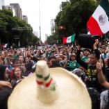 Los elementos de la SSC, en coordinación con autoridades de Gobierno de la Ciudad de México, retiraron y destruyeron bebidas alcohólicas en latas y envases de vidrio.