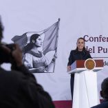 La mandataria explicó que aún revisa la transcripción completa de una entrevista concedida por el exdiplomático.