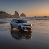 Jeep Grand Cherokee 2026 evoluciona con un diseño robusto y auténtico.
