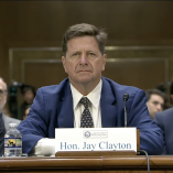 Jay Clayton, jefe de la SEC y fiscal federal en Nueva York, plantea una doctrina donde el oídoelectrónico y la inteligencia económica serán las armas principales de su gestión.
