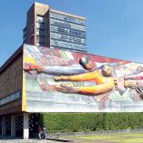 Edificio de rectoría de la UNAM.